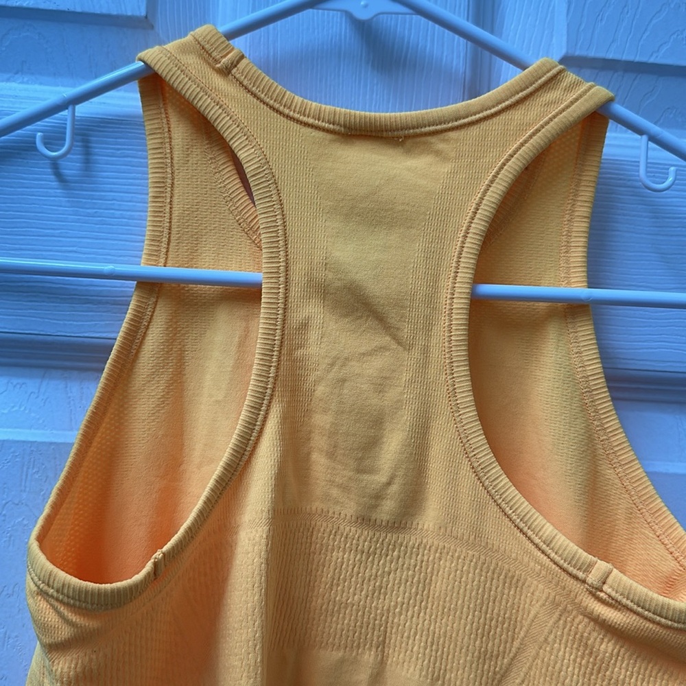 LIKE NEW! Athleta Girl Power Up Seamless Tank - Picture 8 of 12